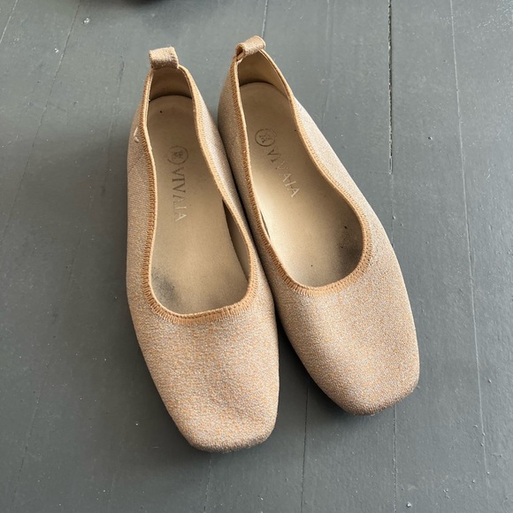 Chic Gold Women's Loafers - Picture 4 of 5